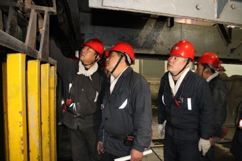 �׸ڿ�ҵ��˾����Χ�ơ���Σ����02  �����������徲��ӭ�����ڡ����������������뿪չ�徲����ר�������ж���ϵͳ�Ų��ش��徲Σ������ȫ�����徲��������ʵץ����ĩ��ͷ�徲����������ͼΪ���ְԱ����һ�߾����徲�Ų��������� ��