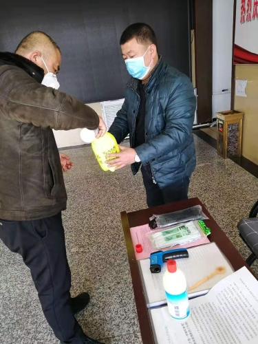 ��̨�ӹ�˾������ί�������ռ���ڶ��������������ͬʱΪ��λ�ṩ�����ǡ�����Һ������ȷ�����Ʒ��ͼΪ��ռ���������뵳Ա�԰칫���Ͼ�����������������㣩