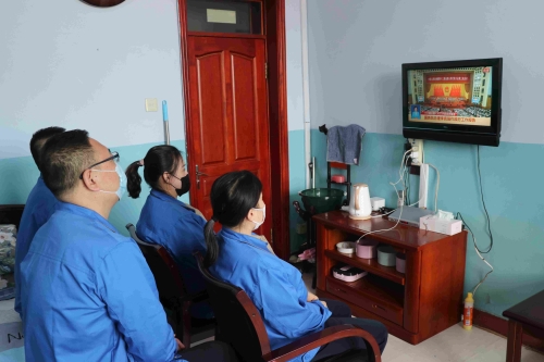 ͼΪ���ٶ���ְ���տ�ʮ���������˴����ξۻ�����ݼұ��